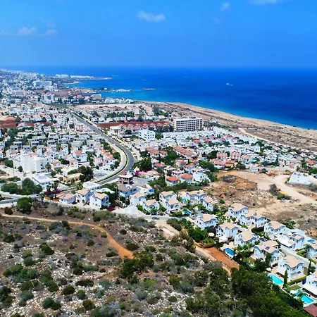 Amelie - Konnos Beach Villa *